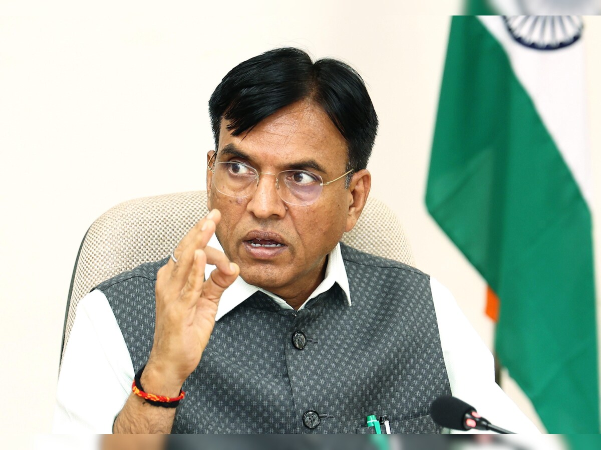 विकसित भारत पर विचार व्यक्त करते श्री रुद्रेश परस्ते