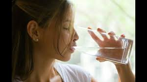 इंदौर में दूषित पानी से मौत के बाद जांच करती स्वास्थ्य टीम