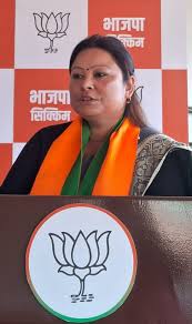 BJP महिला मोर्चा ने युवा कांग्रेस के शर्टलैस प्रदर्शन को शर्मनाक और राष्ट्रविरोधी बताया — भोपाल विरोध प्रदर्शन 2025