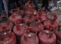 छतरपुर LPG सिलेंडर छापा 2026 - रिटायर्ड शिक्षक के घर जमाखोरी मध्यप्रदेश
