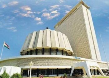 मुंबई विधानभवन आत्मदाह प्रयास 11 मार्च 2026 - महाराष्ट्र बजट सत्र पुलिस कार्रवाई