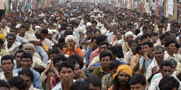 सुसनेर में कांग्रेस विधायक भैरोंसिंह परिहार उर्फ बापू किसानों की समस्याओं को लेकर प्रशासन को चेतावनी देते हुए