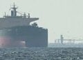 हिंद महासागर में डूबा ईरानी युद्धपोत IRIS Dena और स्ट्रैट ऑफ हॉर्मुज पार करता भारतीय गैस टैंकर।