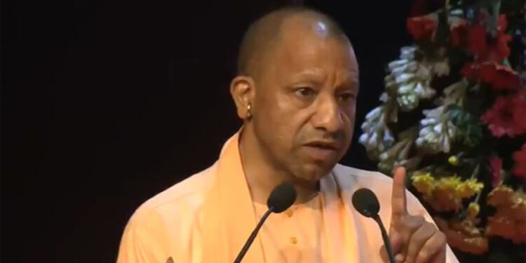 उत्तर प्रदेश के मुख्यमंत्री योगी आदित्यनाथ की फाइल फोटो और बच्चों के नाम जारी खुला खत 'योगी की पाती'।