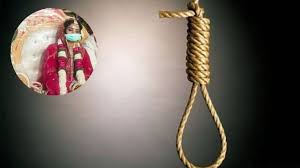 ग्वालियर में नवविवाहिता की संदिग्ध मौत के बाद जांच करती पुलिस टीम (प्रतीकात्मक चित्र)।