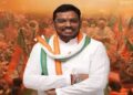 दलबदल के बाद राजनैतिक चर्चाओं और बयानों के केंद्र में आए इंदौर के नेता अक्षय कांति बम की फाइल फोटो।