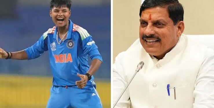 भोपाल में महिला क्रिकेटर क्रांति गौड़ को ₹5 लाख की सम्मान राशि का चेक सौंपते और सम्मानित करते मध्य प्रदेश के मुख्यमंत्री डॉ. मोहन यादव।
