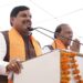 पीथमपुर औद्योगिक क्षेत्र में रिबन काटकर और नारियल फोड़कर नए ₹272 करोड़ के मैन्युफैक्चरिंग प्लांट का भूमिपूजन करते मुख्यमंत्री डॉ. मोहन यादव।