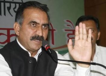 शिमला में हिमाचल प्रदेश कैबिनेट बैठक के बाद प्रेसवार्ता को संबोधित करते हुए राज्य सरकार के मंत्री।