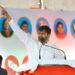 भोपाल स्थित मध्य प्रदेश कांग्रेस कमेटी (PCC) कार्यालय के बाहर लगा पार्टी का झंडा और अंदर राजीव गांधी सभागार में सज रहा मीडिया डायस।