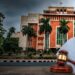 भोपाल में छानबीन समिति की आधिकारिक रिपोर्ट की कॉपी हाथ में लिए मुस्कुराते हुए समर्थकों की बधाई स्वीकार करतीं राज्य मंत्री प्रतिमा बागरी।