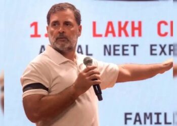 नई दिल्ली में प्रेस कॉन्फ्रेंस को संबोधित करते हुए कांग्रेस नेता व नेता प्रतिपक्ष राहुल गांधी।
