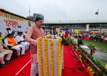 मुख्यमंत्री डॉ. मोहन यादव भोपाल बोट क्लब में तिरंगा नौका यात्रा और रवींद्र भवन भोपाल कार्यक्रम में।