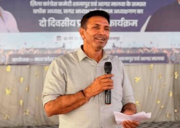 प्रेस वार्ता में PGI-D रिपोर्ट को लेकर मध्य प्रदेश सरकार पर निशाना साधते मध्य प्रदेश कांग्रेस अध्यक्ष जीतू पटवारी।