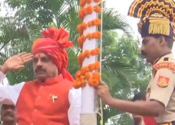 स्वतंत्रता दिवस 2026 पर भोपाल लाल परेड ग्राउंड और मध्य प्रदेश के जिलों में ध्वजारोहण समारोह की तैयारी।
