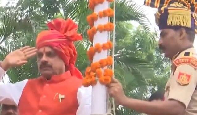 स्वतंत्रता दिवस 2026 पर भोपाल लाल परेड ग्राउंड और मध्य प्रदेश के जिलों में ध्वजारोहण समारोह की तैयारी।