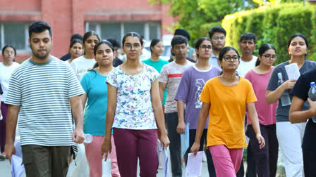 NEET UG 2026 काउंसलिंग शेड्यूल और मेडिकल कॉलेज दाखिले की प्रतीकात्मक तस्वीर।