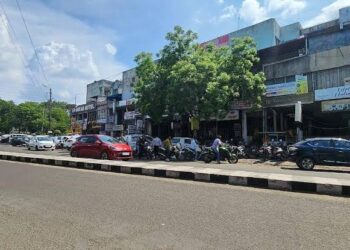 भोपाल नगर निगम मुख्यालय और आवासीय क्षेत्रों में व्यावसायिक गतिविधियों के खिलाफ सर्वे व नोटिस की फाइल।