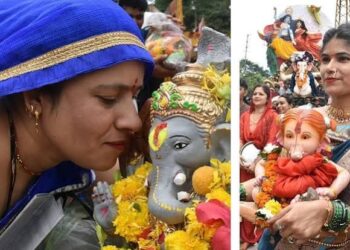 भोपाल के प्रेमपुरा और शाहपुरा झील घाट पर क्रेन की मदद से भगवान गणेश की भव्य प्रतिमा का विसर्जन और गुलाल उड़ाते श्रद्धालु।