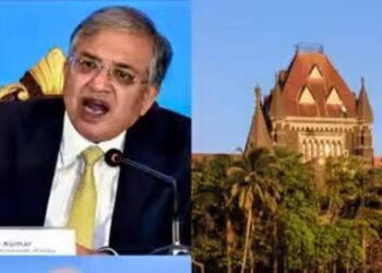 बॉम्बे हाईकोर्ट की इमारत का बाहरी दृश्य, जहां मतदाता सूची के रिवीजन (SIR) विवाद पर 5 अक्टूबर को अहम सुनवाई होनी है।