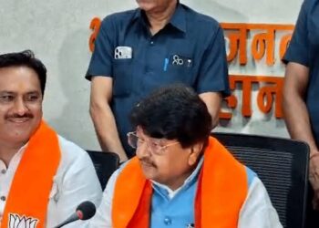 इंदौर में प्रेस कॉन्फ्रेंस के दौरान राहुल गांधी के छात्र संवाद कार्यक्रम पर तीखा प्रहार करते कैबिनेट मंत्री कैलाश विजयवर्गीय।