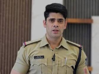 मध्य प्रदेश पुलिस मुख्यालय (PHQ) भोपाल और पुलिस अधिकारियों के पदोन्नति आदेश की फाइल।